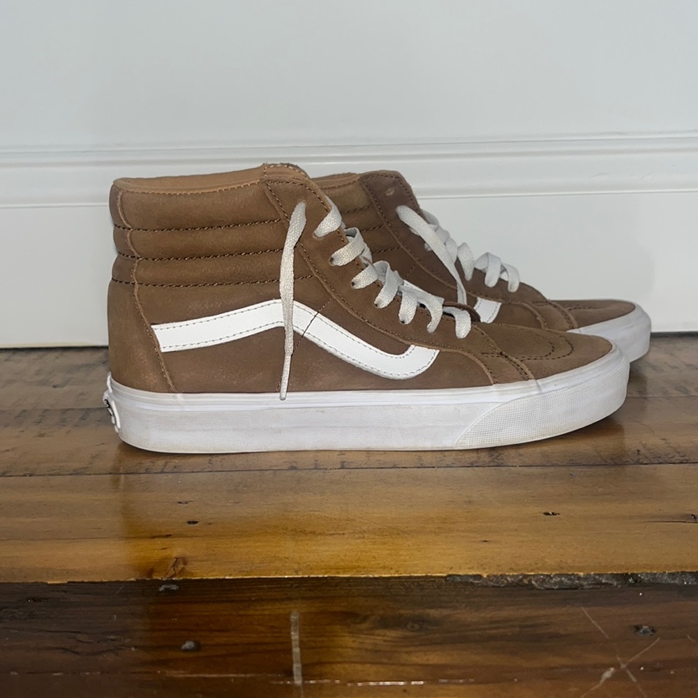Brown and white Vans size 8.5 in US women’s